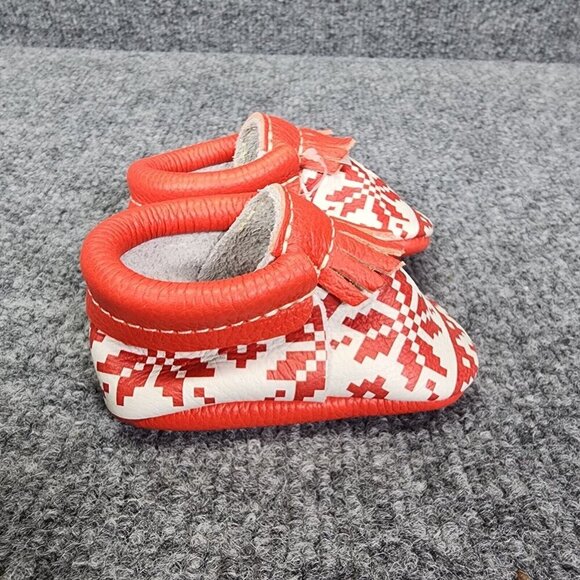Freshly Picked Baby City Moccasins size 1 Red and white Fringe Leather Christmas - Picture 4 of 9